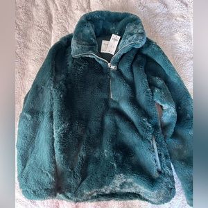 NWT Abercrombie Faux Fur Quarter Zip pullover Sweater Sweatshirt, size small